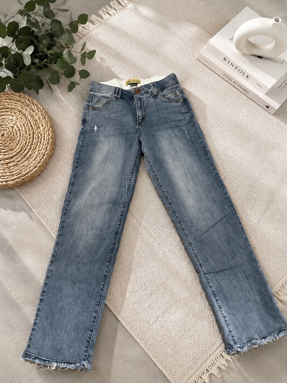 Democracy Ab Solution Straight Leg Raw Hem Jeans Light Wash Women’s